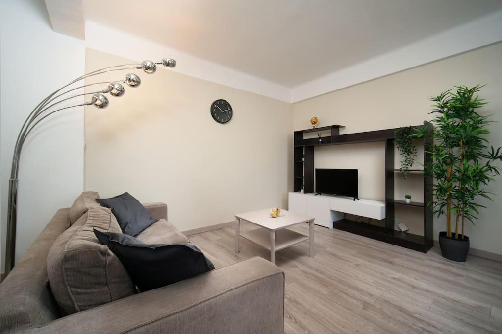 Apartment Le Forbin, Cosy Et Climatise Avec Balcon Marseilles